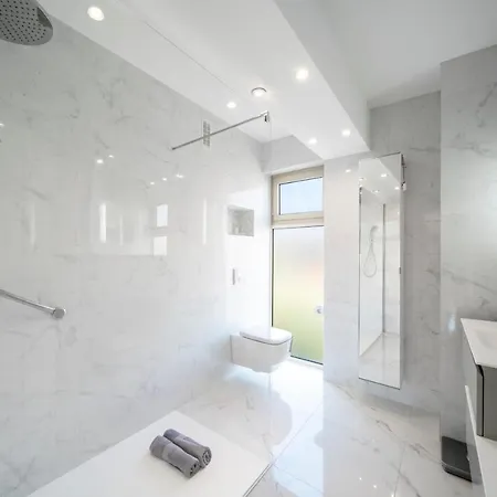 Apartment Renovated 155m2 3br6p - Palm *